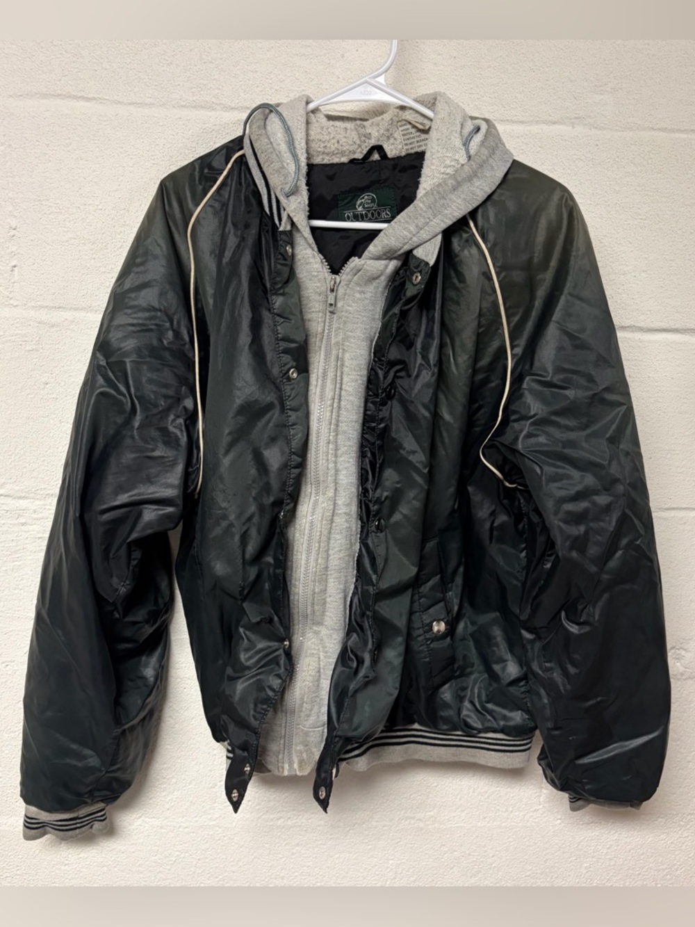 Vintage Bass Pro Shops Outdoors Men’s Hooded Bomber Jacket Size Large